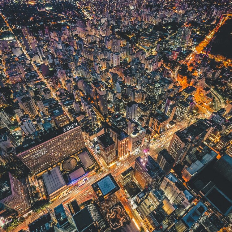 Aerial view of city buildings 3640993